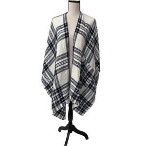 Abercrombie & Fitch Poncho Wrap | Navy & Cream Plaid Knit | One Size
